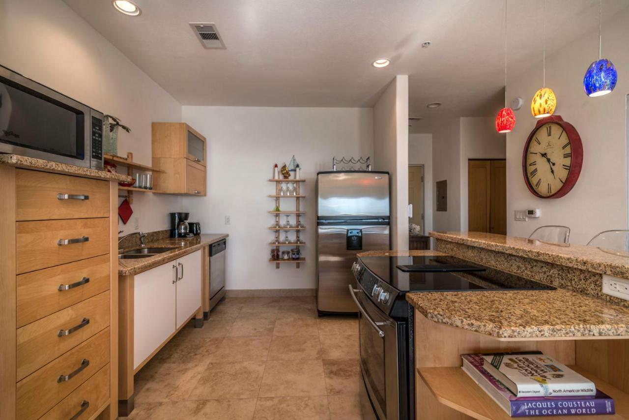 Sea Deuce By The Ocean Apartment Galveston Exterior photo